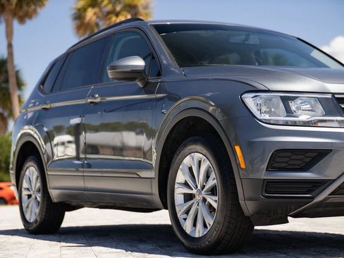 Used 2018 Volkswagen Tiguan S FWD image 2