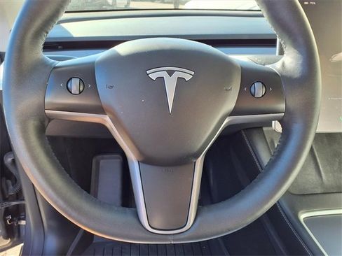Used 2023 Tesla Model Y Long Range image 15