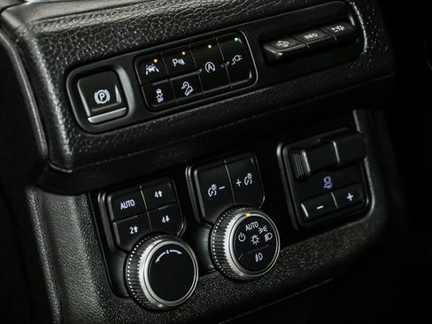 Used 2021 GMC Yukon Denali image 17