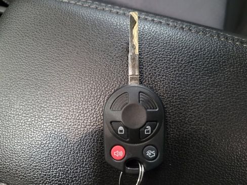 Used 2018 Ford Escape SE w/ SE Sync 3 Package image 32