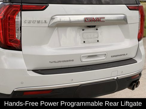 Used 2021 GMC Yukon XL Denali w/ Denali Premium Package RWD image 7