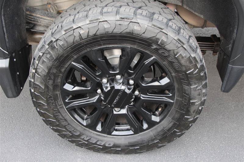 Used 2022 GMC Sierra 2500 Denali w/ Denali Black Diamond Edition AWD/4WD image 44