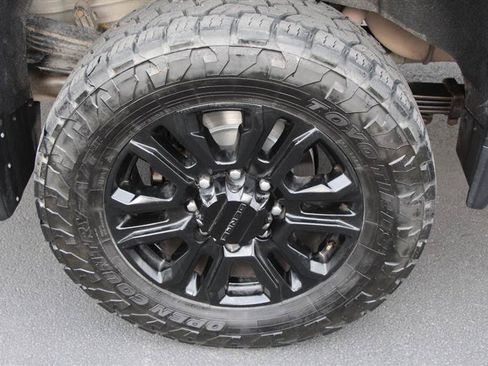 Used 2022 GMC Sierra 2500 Denali w/ Denali Black Diamond Edition AWD/4WD image 44
