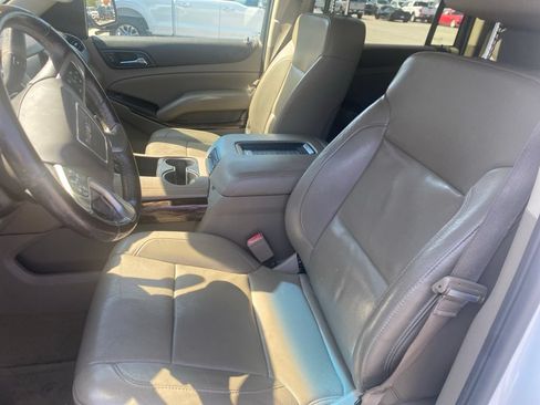 Used 2016 GMC Yukon XL SLT w/ Open Road Package RWD image 9