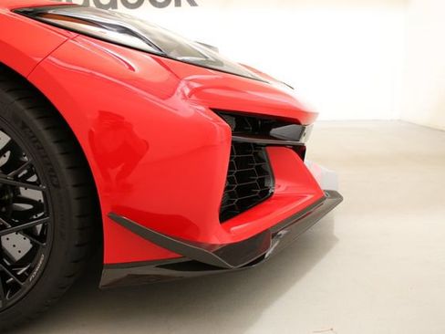 Used 2025 Chevrolet Corvette ZR1 w/ ZR1 Carbon Fiber Aero Package RWD image 40