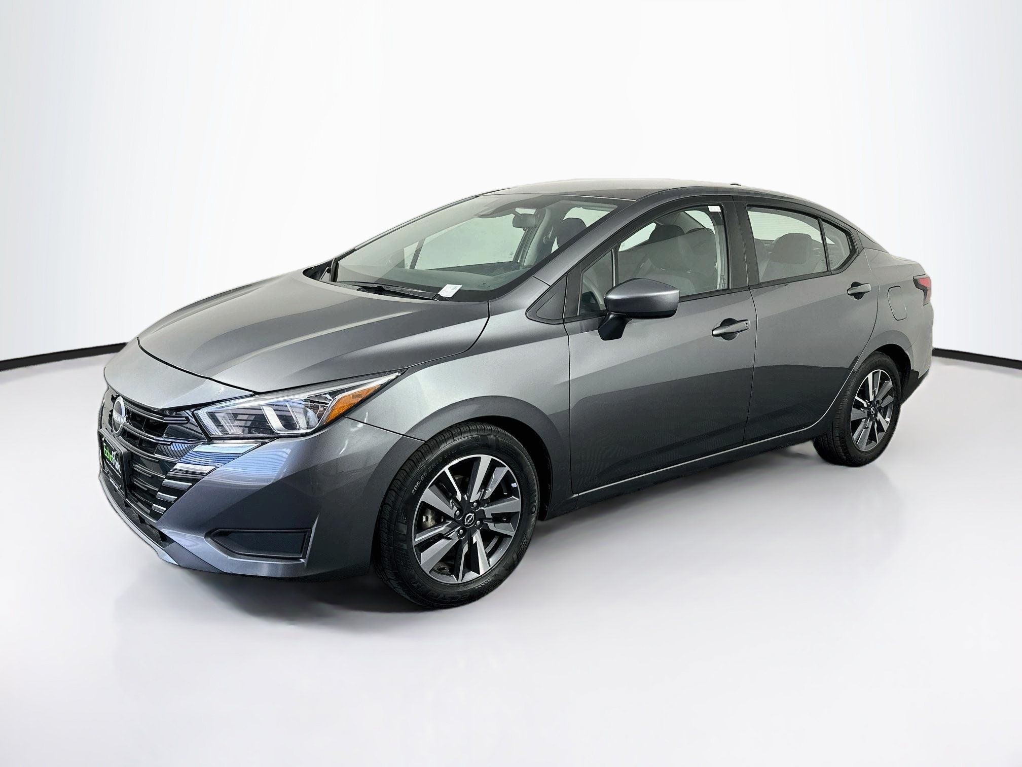 Used 2024 Nissan Versa SV FWD image 3