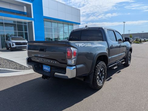 Used 2021 Toyota Tacoma TRD Off-Road AWD/4WD image 34