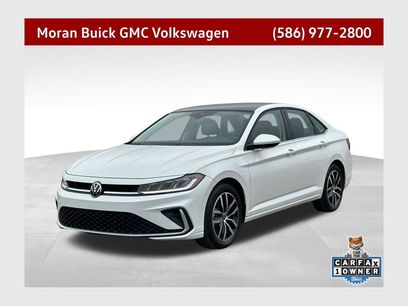 Certified 2025 Volkswagen Jetta SE w/ Sunroof Package