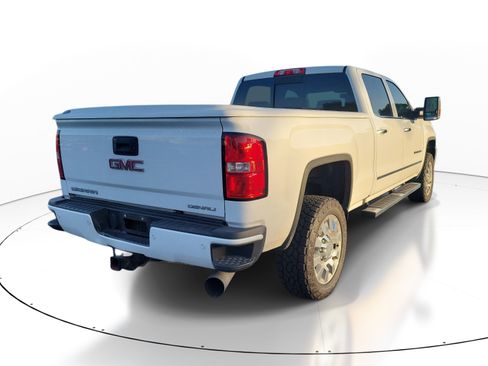 Used 2019 GMC Sierra 2500 Denali w/ Duramax Plus Package AWD/4WD image 6