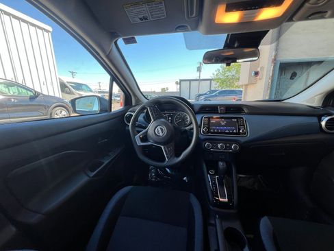Used 2025 Nissan Versa SV image 34