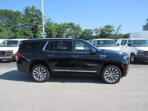 Certified 2021 GMC Yukon Denali w/ Denali Premium Package AWD/4WD image 3