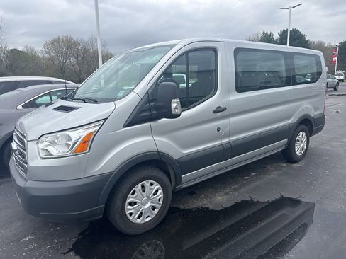 Used 2017 Ford Transit 150 XLT image 3