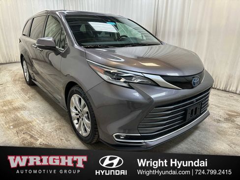 Used 2021 Toyota Sienna Platinum image 1