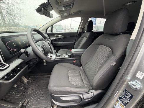 Used 2024 Kia Sportage LX image 13