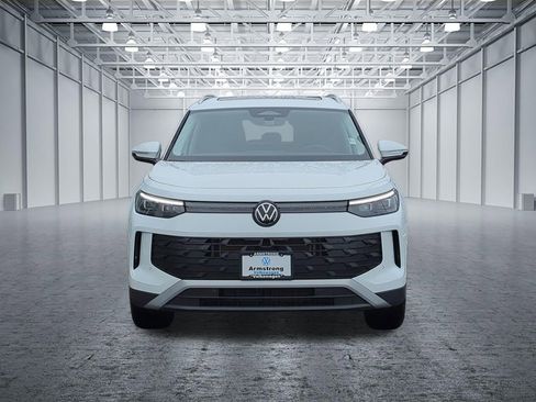 New 2026 Volkswagen Tiguan SE image 8