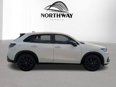 Used 2023 Honda HR-V Sport image 2