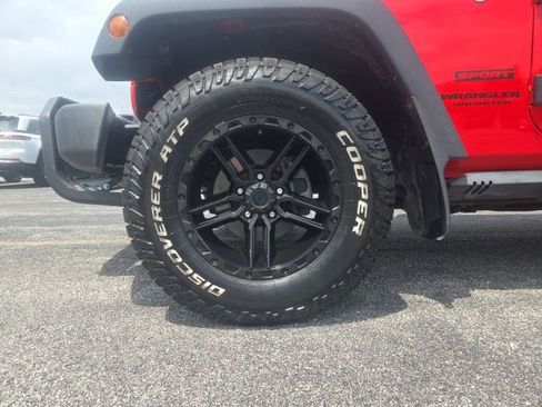 Used 2017 Jeep Wrangler Unlimited Sport w/ Quick Order Package 24S AWD/4WD image 5