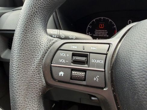 Used 2023 Honda CR-V EX image 4