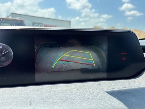 Used 2020 Lexus UX 250h w/ Premium Package AWD/4WD image 24