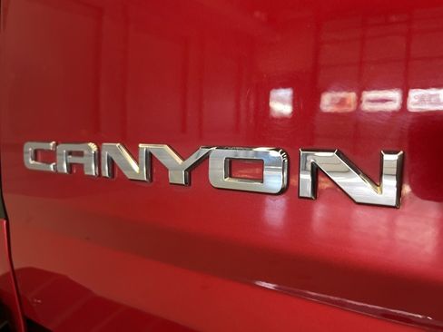Used 2016 GMC Canyon SLT image 34