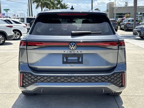 New 2026 Volkswagen Tiguan SE R-Line FWD image 5
