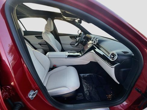 Used 2025 Mercedes-Benz C 300 4MATIC Sedan image 33