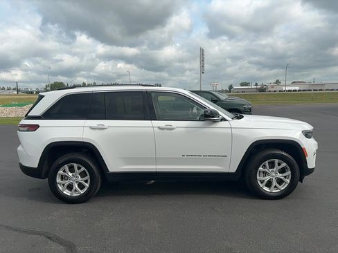 Used 2023 Jeep Grand Cherokee Limited AWD/4WD image 4