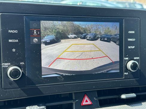 Used 2025 Kia Sportage LX image 21