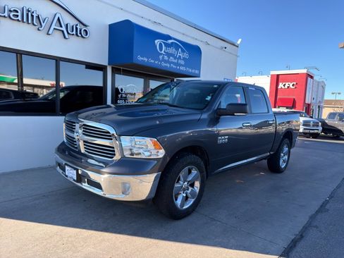 Used 2017 RAM 1500 Big Horn image 2