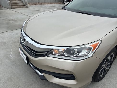 Used 2017 Honda Accord LX image 10
