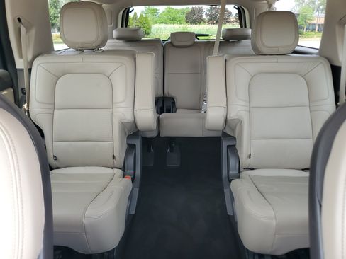 Certified 2023 Lincoln Navigator L Reserve AWD/4WD image 19