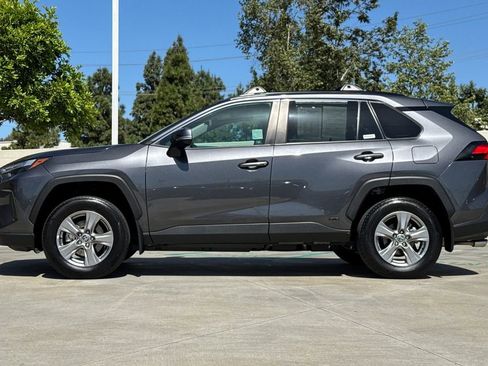 Used 2024 Toyota RAV4 XLE AWD/4WD image 9