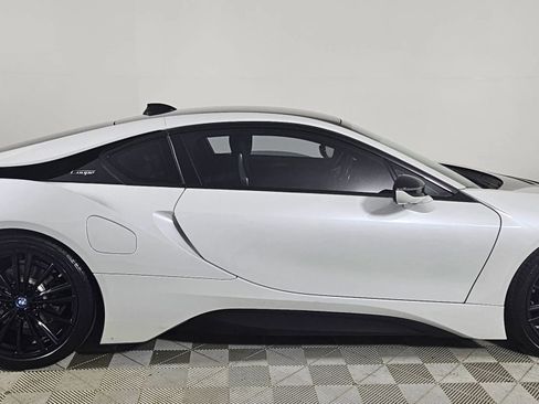 Used 2019 BMW i8 Coupe image 12