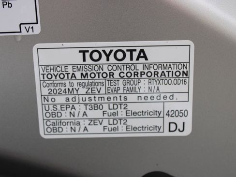 Certified 2024 Toyota bZ4X XLE image 47