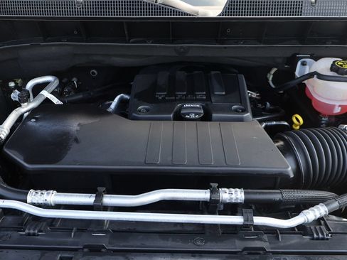 Used 2023 Chevrolet Silverado 1500 LT AWD/4WD image 18