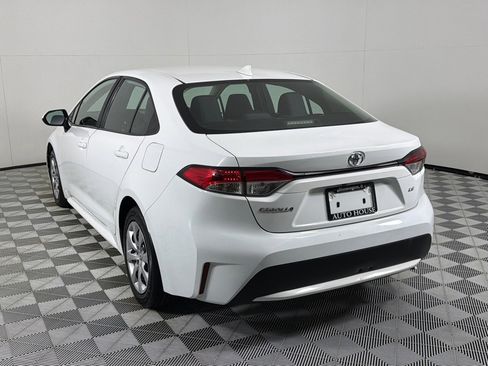 Used 2022 Toyota Corolla LE FWD image 6