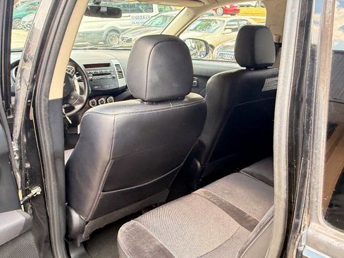 Used 2013 Mitsubishi Outlander SE image 37