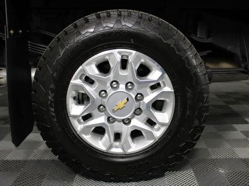 Used 2023 Chevrolet Silverado 3500 LT w/ Convenience Package image 13