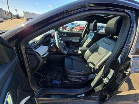 Used 2024 Jeep Compass Latitude w/ Sun and Sound Group image 8