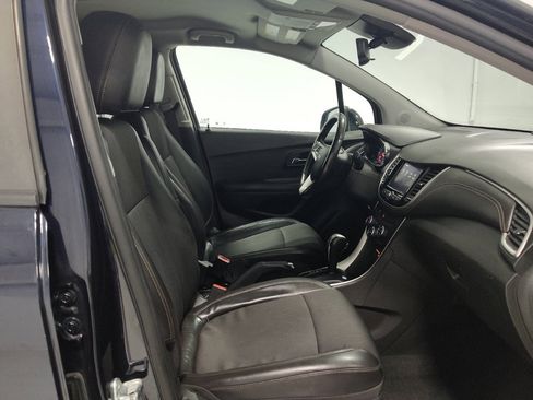 Used 2022 Chevrolet Trax LT w/ Driver Confidence Package AWD/4WD image 21
