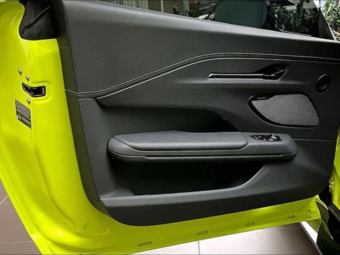 Used 2025 Aston Martin V8 Vantage image 17