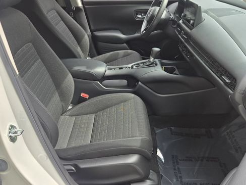 Used 2023 Honda HR-V LX image 17