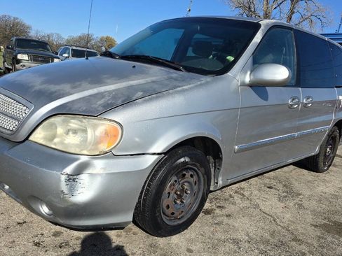 Used 2005 Kia Sedona LX image 1