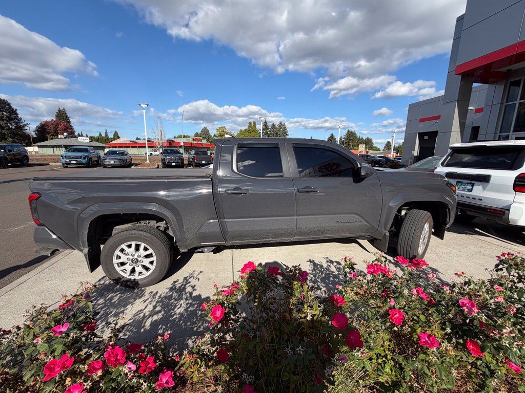Used 2026 Toyota Tacoma SR5 AWD/4WD image 7