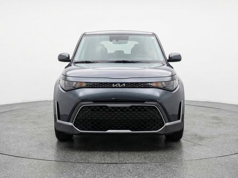 Used 2025 Kia Soul LX w/ LX Technology Package image 2