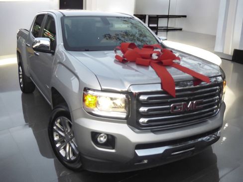 Used 2017 GMC Canyon SLT w/ Trailering Package image 2