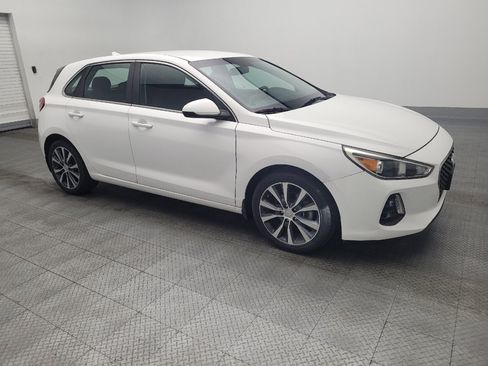 Used 2018 Hyundai Elantra GT image 11