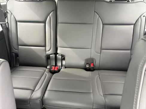 Used 2025 GMC Yukon XL Denali AWD/4WD image 21