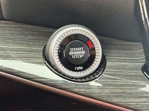 Used 2022 Jeep Wagoneer Series II RWD image 29