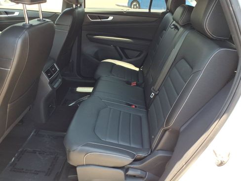 Certified 2024 Volkswagen Atlas Cross Sport SEL R-Line AWD/4WD image 23